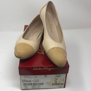 SALVATORE FERRAGAMO BONE/CAMEL NUBUCK CALF FLATS. Sz. 9